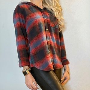 American Eagle Vintage Boyfriend Plaid Button Up